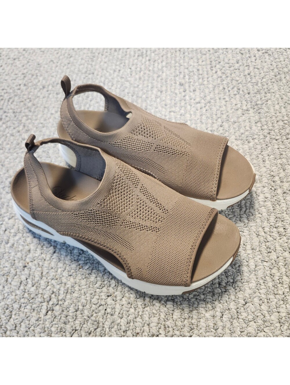 Skechers Arch Fit City Catch Taupe Knit Slingback Sandals Size 8